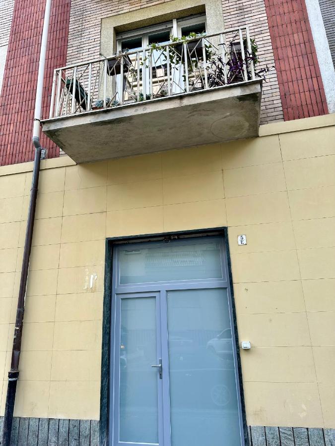 Casa Genovesi - Vicino Porta Nuova F.S. Appartement Turijn Buitenkant foto